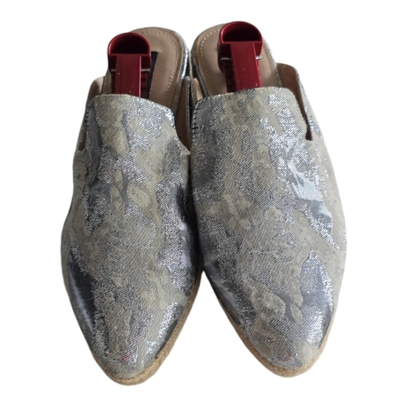 Dkny Slip On Mules Flat Women Sz 9 Metallic Tan Covered Pointed Toe Comfort - Picture 5 of 15